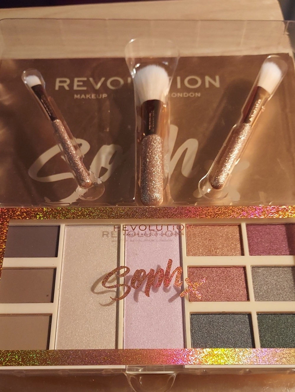Revolution Eyeshadow Palette & Glitter Brush Set — Rose Gold, Pink, Purple